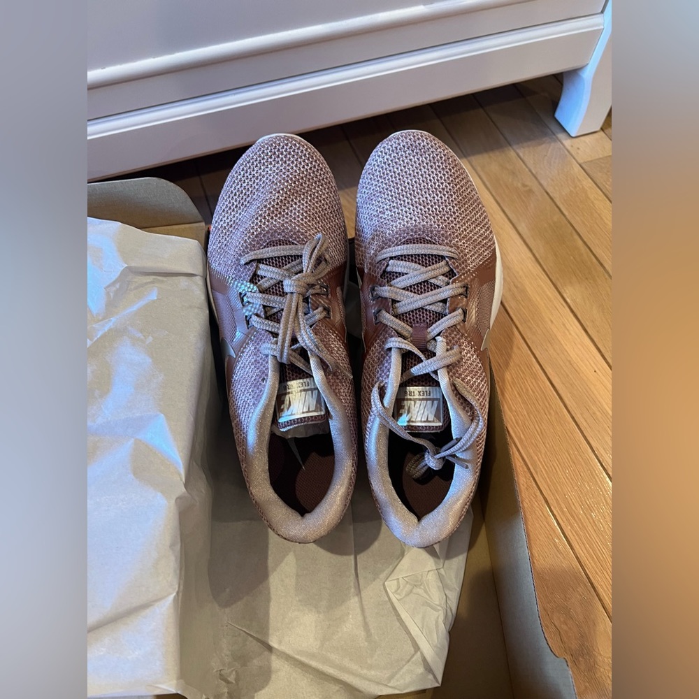 Nike BRAND NEW IN BOX 

Nike Flex TR 8 Women's Training Shoe - Size 9